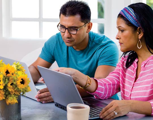 couple_computer_4col